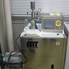 実験用超高圧湿式微粒化装置